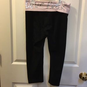 PINK Victoria’s Secret cropped yoga leggings